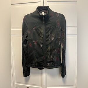 Lululemon Forme Jacket Size Women's 8 Color Midnight Iris Floral Black,Green,Red